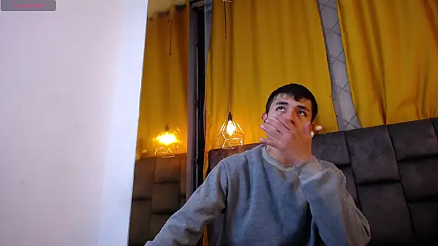 Snapshot of Maik_Russo chatting on February 16, 12:01 pm Maik Russo online show from February 16, 12:01 pm