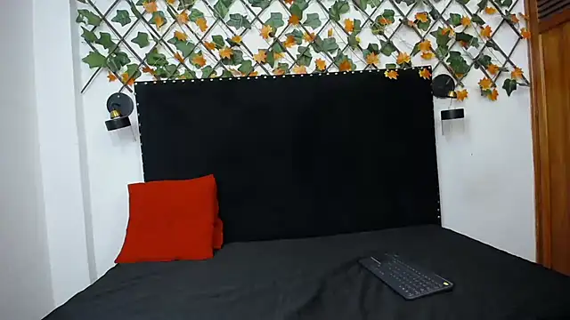 vsamanthaper1 online show from April 10, 8:02 pm