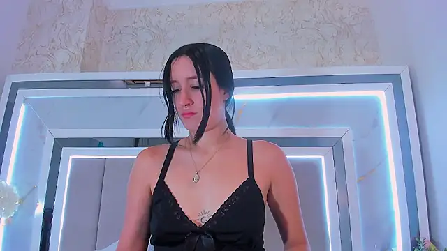 IsaBlue online show from January 19, 1:26 pm