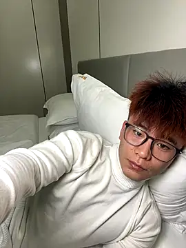 Snapshot of linfei123321 chatting on January 8, 9:44 am linfei123321 online show from January 8, 9:44 am