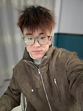 Snapshot of linfei123321 chatting on January 12, 11:26 am linfei123321 online show from January 12, 11:26 am