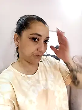 Snapshot of Sweett_Lu chatting on February 13, 4:25 pm Sweett Lu online show from February 13, 4:25 pm