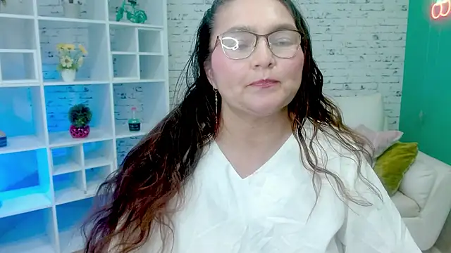 elena milf1 online show from January 8, 6:10 pm