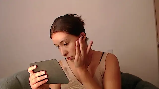 Snapshot of -Ivonnys chatting on January 10, 8:32 pm -Ivonnys online show from January 10, 8:32 pm