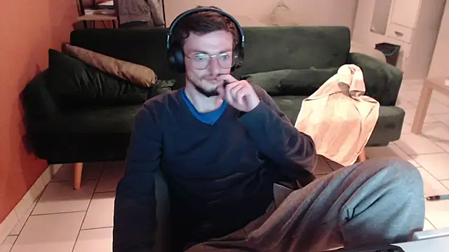 Snapshot of davidfrenchlove chatting on February 15, 6:26 pm davidfrenchlove online show from February 15, 6:26 pm