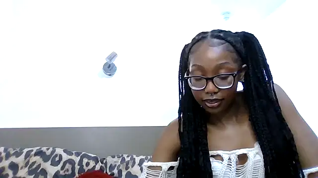 Snapshot of LolaUrFavGirlxxx chatting on January 11, 10:59 pm LolaUrFavGirlxxx online show from January 11, 10:59 pm