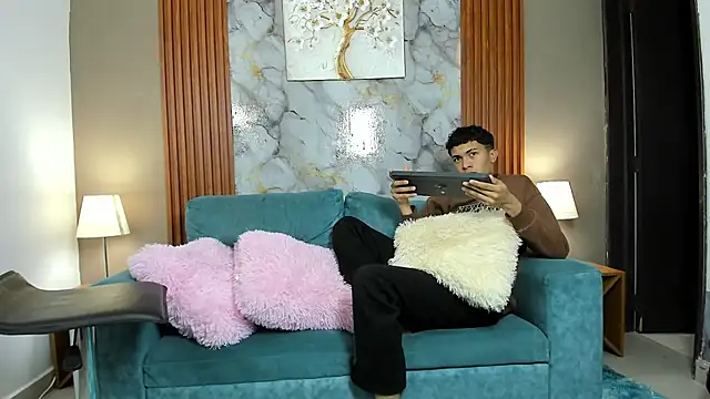 AVENGER BOYS2026 online show from February 15, 1:31 pm