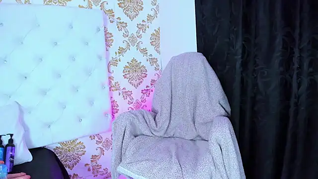 pinky  bunny online show from July 1, 2:35 am