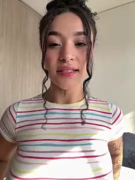 crystal dlun online show from April 21, 8:44 pm