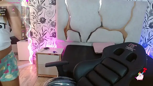 Livglow tay online show from January 11, 1:10 am