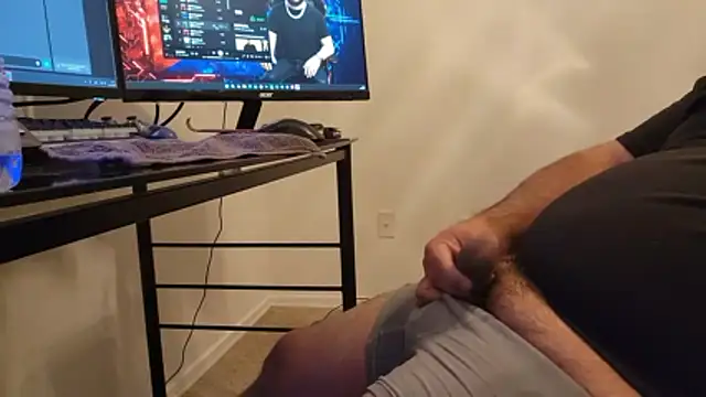 Snapshot of alexandercubo chatting on January 15, 7:13 am alexandercubo online show from January 15, 7:13 am