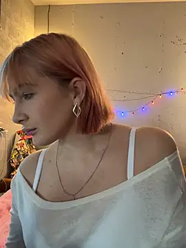 Snapshot of xCandyDollx chatting on February 7, 7:23 am xCandyDollx online show from February 7, 7:23 am