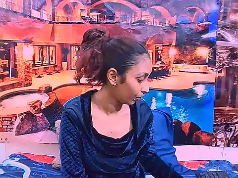 IndianSexyButt online show from April 2, 5:38 am