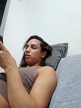 ofjuliaa online show from April 16, 12:55 am