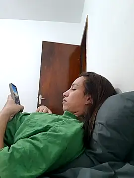 ofjuliaa online show from June 30, 6:36 am