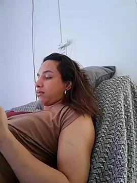 ofjuliaa online show from July 5, 7:10 pm