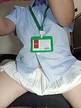 Snapshot of Lyna_sexy24 chatting on June 6, 9:03 am Lyna sexy24 online show from June 6, 9:03 am