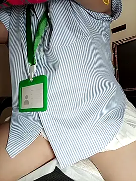 Snapshot of Lyna_sexy24 chatting on June 6, 9:08 pm Lyna sexy24 online show from June 6, 9:08 pm