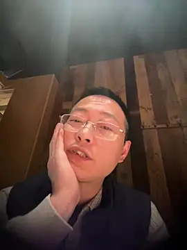 Snapshot of littleqiu9 chatting on January 14, 10:54 am littleqiu9 online show from January 14, 10:54 am