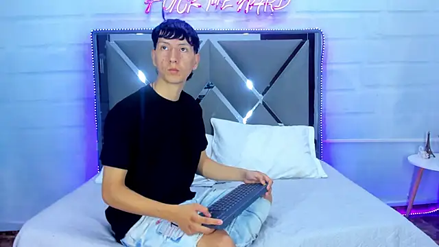 BunnyLove  online show from April 6, 12:08 am