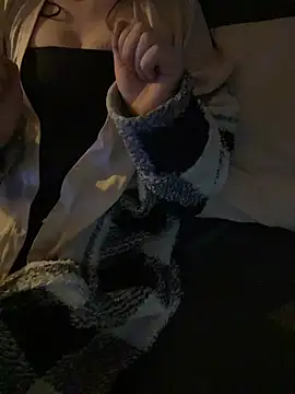 Snapshot of ambertje255 chatting on January 17, 7:28 pm ambertje255 online show from January 17, 7:28 pm