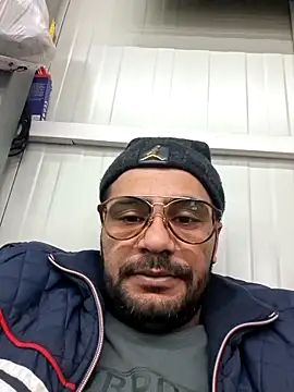 julian-112 online show from February 27, 9:42 am