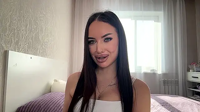 Snapshot of QueenGelik chatting on February 11, 3:11 am QueenGelik online show from February 11, 3:11 am