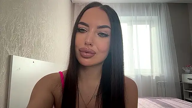 Snapshot of QueenGelik chatting on February 19, 3:02 am QueenGelik online show from February 19, 3:02 am