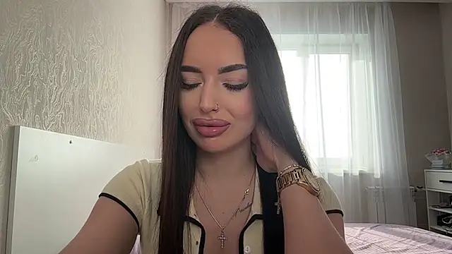 Snapshot of QueenGelik chatting on February 22, 2:24 am QueenGelik online show from February 22, 2:24 am