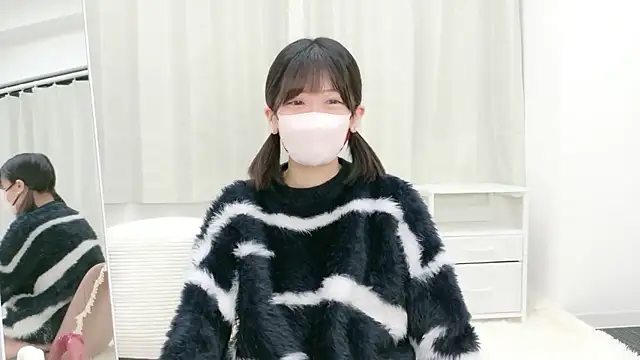 yuruchan  online show from March 13, 11:50 am