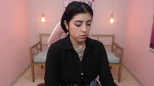 Snapshot of Adri_gomez_x chatting on March 3, 12:22 pm Adri gomez x online show from March 3, 12:22 pm