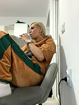 AlmaRusell online show from January 12, 7:13 am