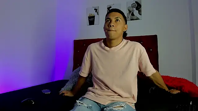 Liamsubtle01 online show from January 12, 6:24 pm