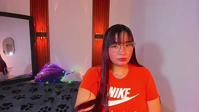 ChloeJewel21 online show from January 10, 4:14 am