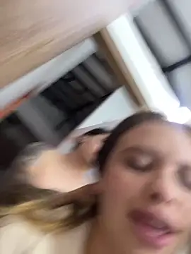 Snapshot of MARiana2619 chatting on March 5, 4:08 am MARiana2619 online show from March 5, 4:08 am