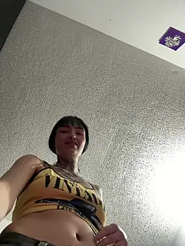 dulce-katt online show from April 16, 5:52 am