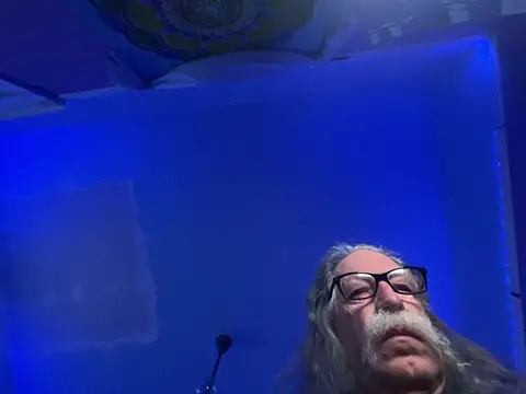 Snapshot of LickYourYoni chatting on February 14, 3:31 pm LickYourYoni online show from February 14, 3:31 pm