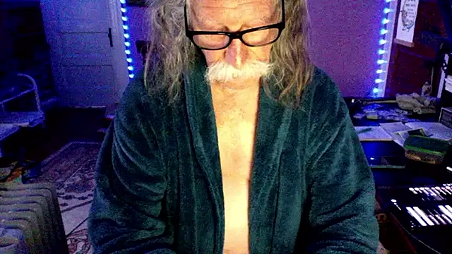 LickYourYoni online show from April 11, 2:32 pm