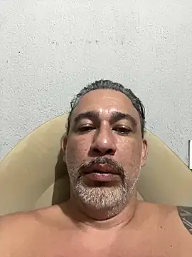 Snapshot of fabbronxer chatting on March 1, 7:54 am fabbronxer online show from March 1, 7:54 am