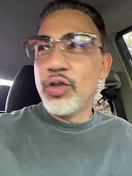 Snapshot of fabbronxer chatting on March 4, 6:58 pm fabbronxer online show from March 4, 6:58 pm