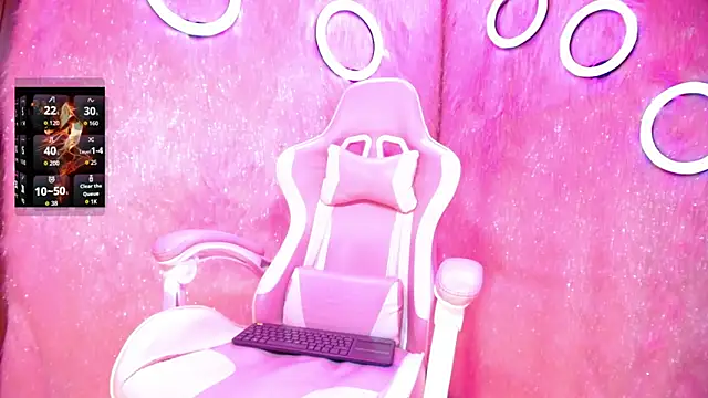 Snapshot of sabrina_cowper chatting on April 2, 8:17 pm sabrina cowper online show from April 2, 8:17 pm