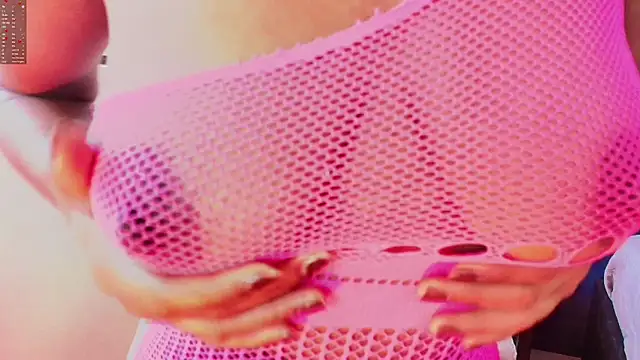 Snapshot of Ellie-Alves chatting on January 15, 12:54 pm Ellie-Alves online show from January 15, 12:54 pm