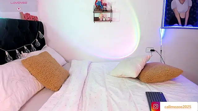 zoe siren online show from February 12, 12:27 am