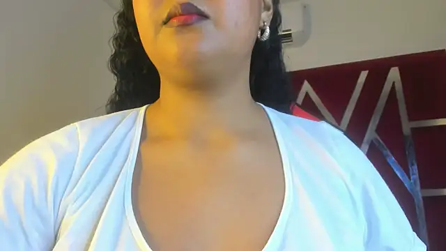 Snapshot of sweetdesireasm chatting on February 12, 8:15 pm sweetdesireasm online show from February 12, 8:15 pm