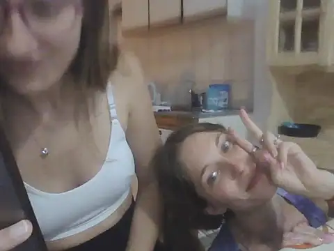 Snapshot of Noracherry chatting on January 12, 11:43 pm Noracherry online show from January 12, 11:43 pm