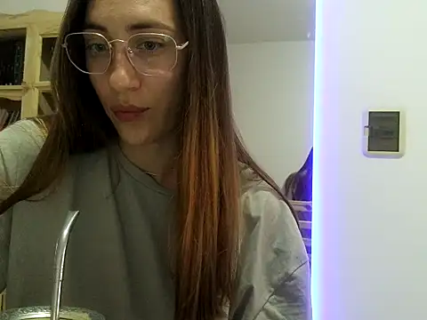 Snapshot of Noracherry chatting on February 19, 10:28 pm Noracherry online show from February 19, 10:28 pm