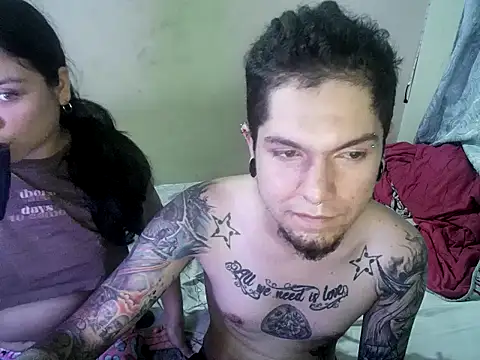 Snapshot of steffandjoshh420 chatting on February 14, 11:56 pm steffandjoshh420 online show from February 14, 11:56 pm