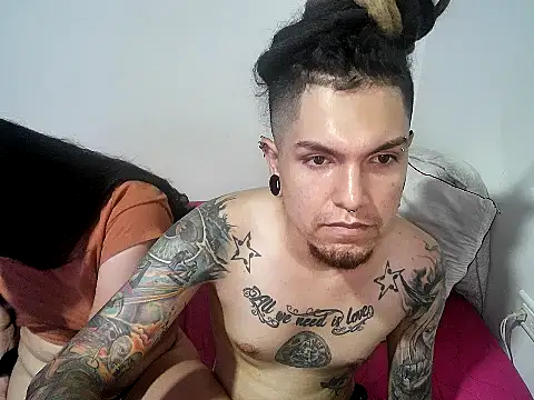 Snapshot of steffandjoshh420 chatting on March 4, 2:39 am steffandjoshh420 online show from March 4, 2:39 am