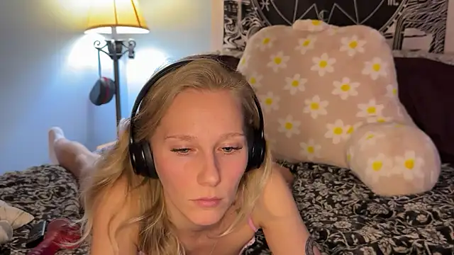 Snapshot of mysunidreamss chatting on February 5, 2:16 am mysunidreamss online show from February 5, 2:16 am