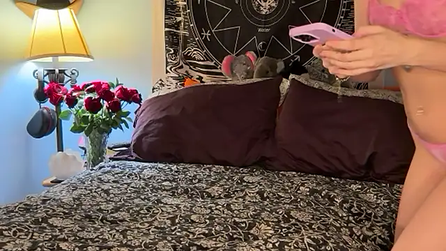 Snapshot of mysunidreamss chatting on February 14, 2:19 am mysunidreamss online show from February 14, 2:19 am